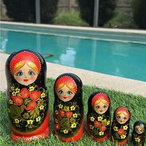 Hand-Painted Russian Nesting Dolls - Black and Red